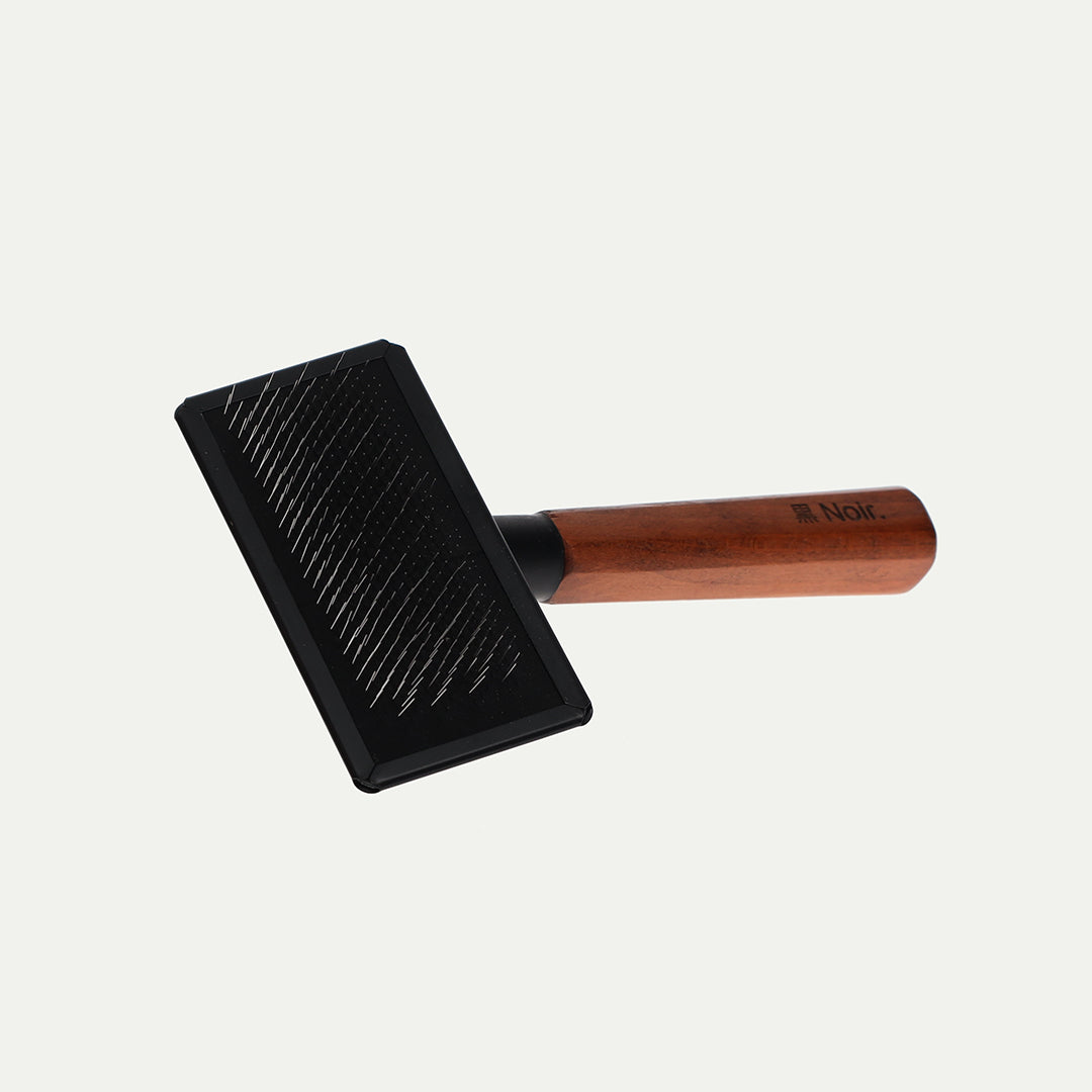 Japandi Slicker brush