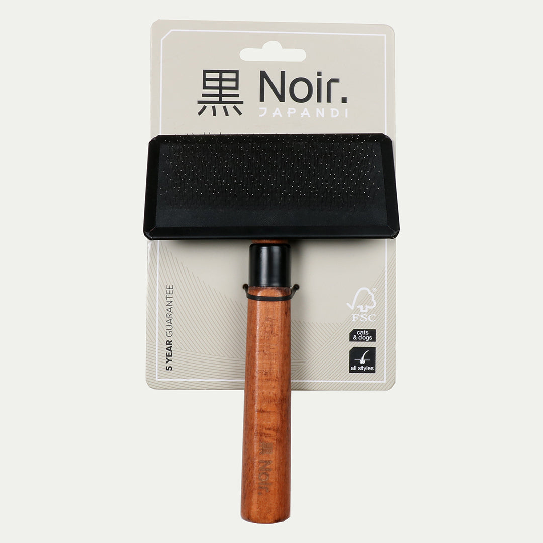 Noir Japandi slicker borstel